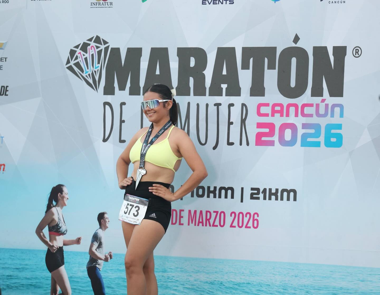 Läuferinnen und Läufer beim Cancún Halbmarathon